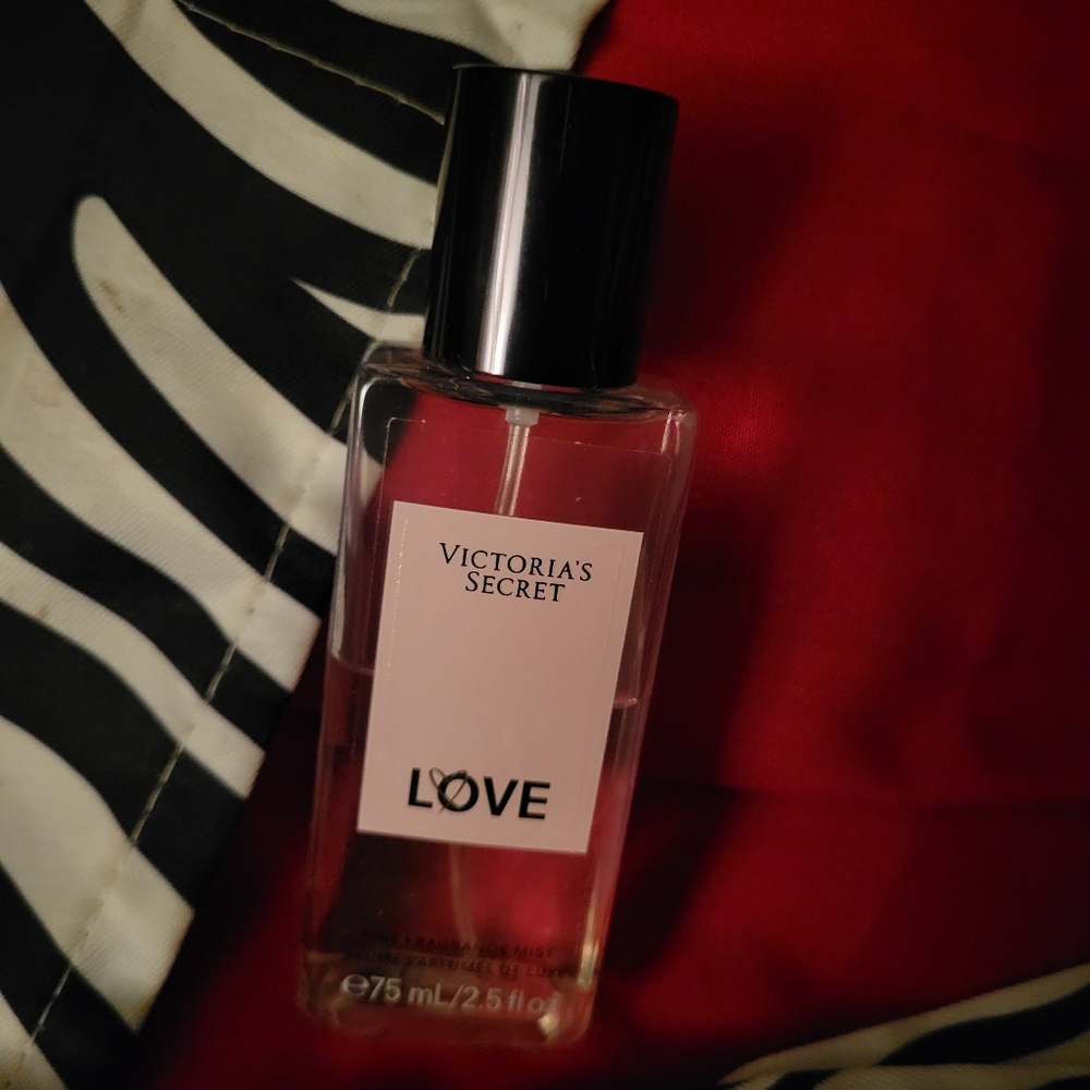 Women's Fragrance Mist (LOVE) By Victoria Secret